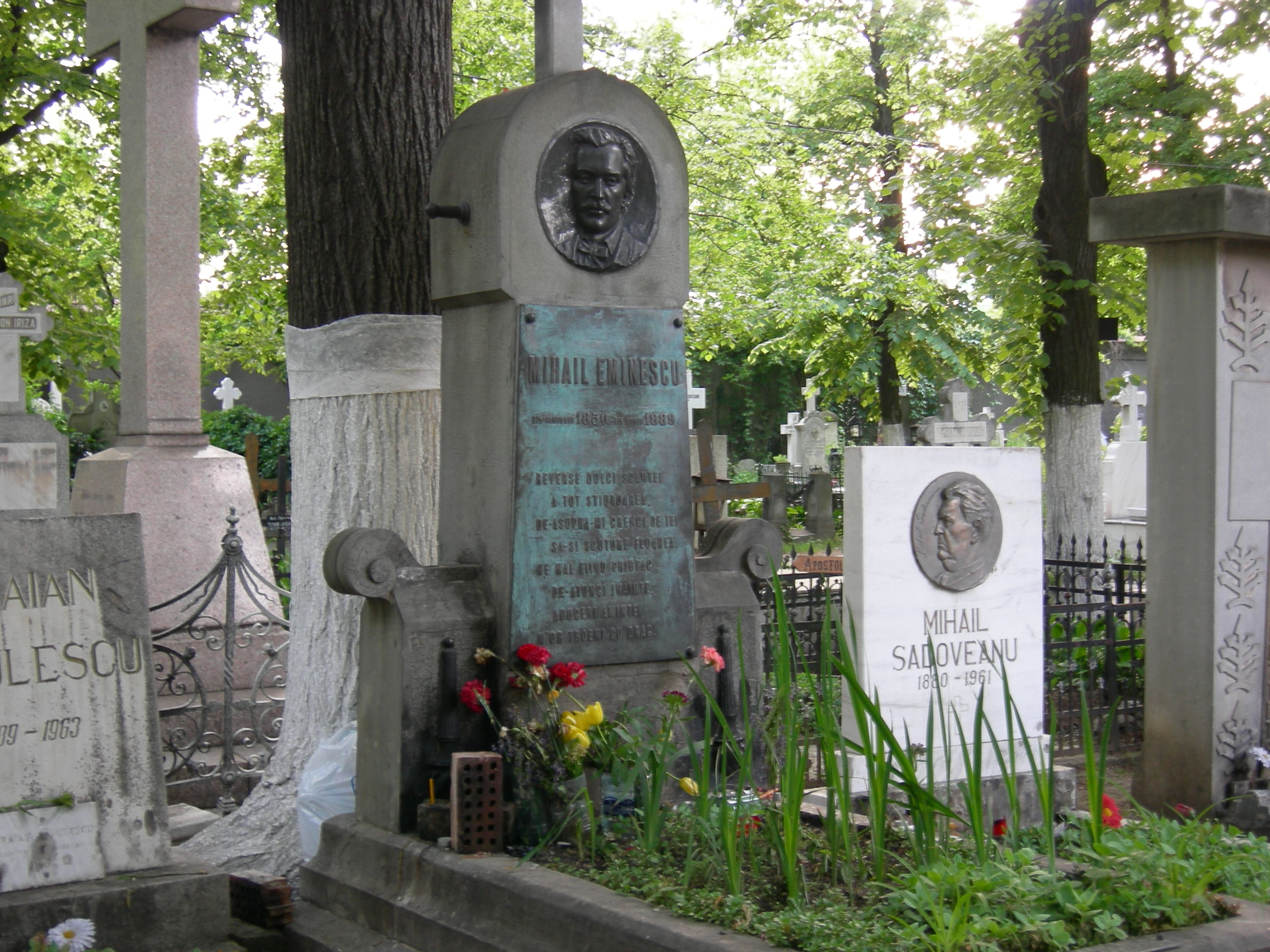 Mihai Eminescu Grave